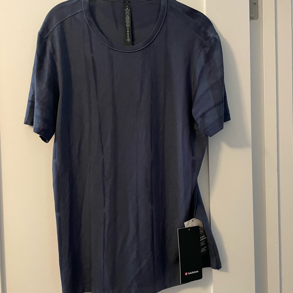 Lululemon Mens Shirt NWT